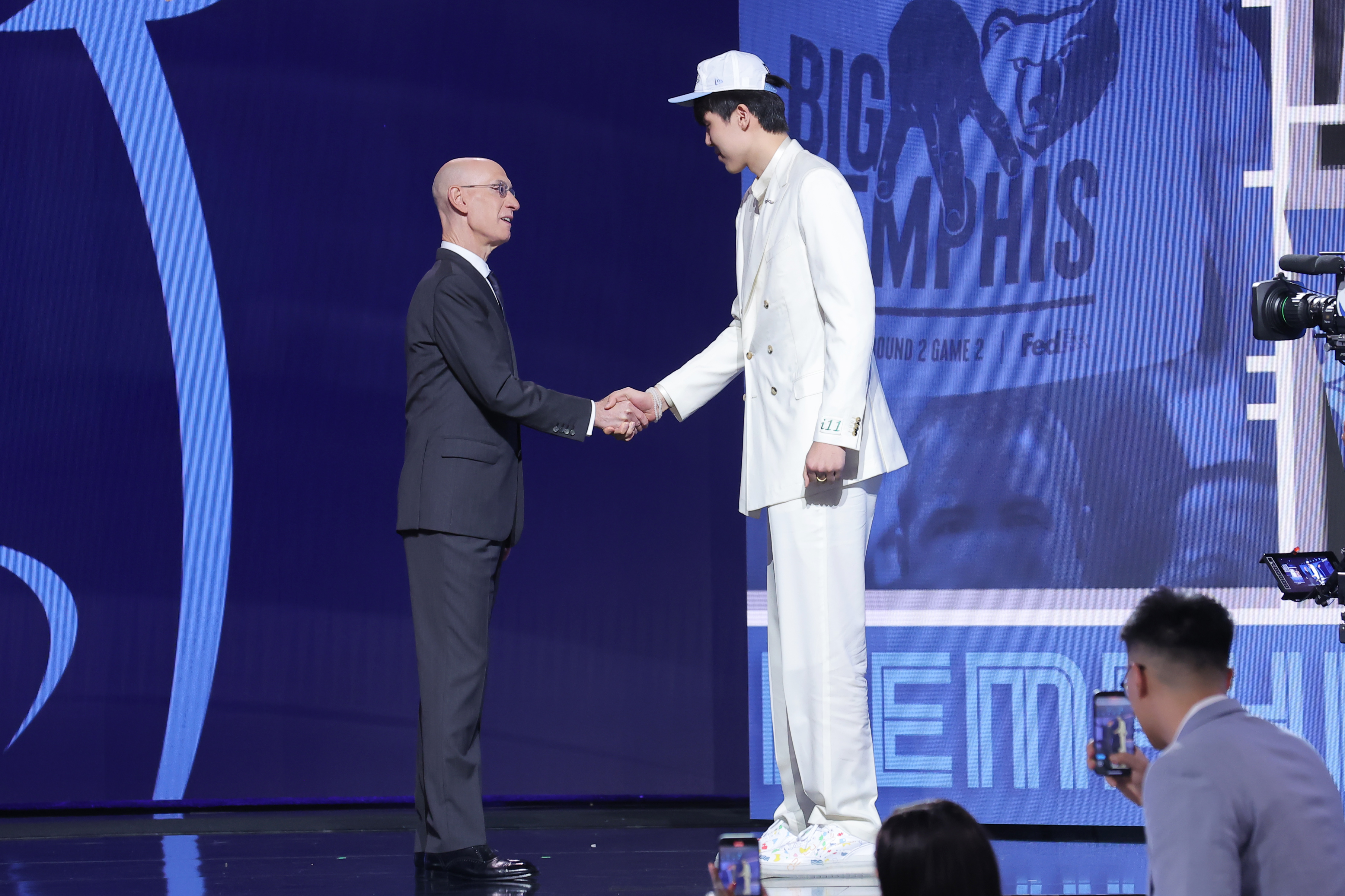 皇冠体育-杨瀚森：团队在灰熊完成交易后陆续收到祝福，但自己一直蒙在鼓里