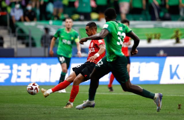 皇冠体育登录-【中超】莱昂纳多德索萨双响 北京国安4比3长春亚泰