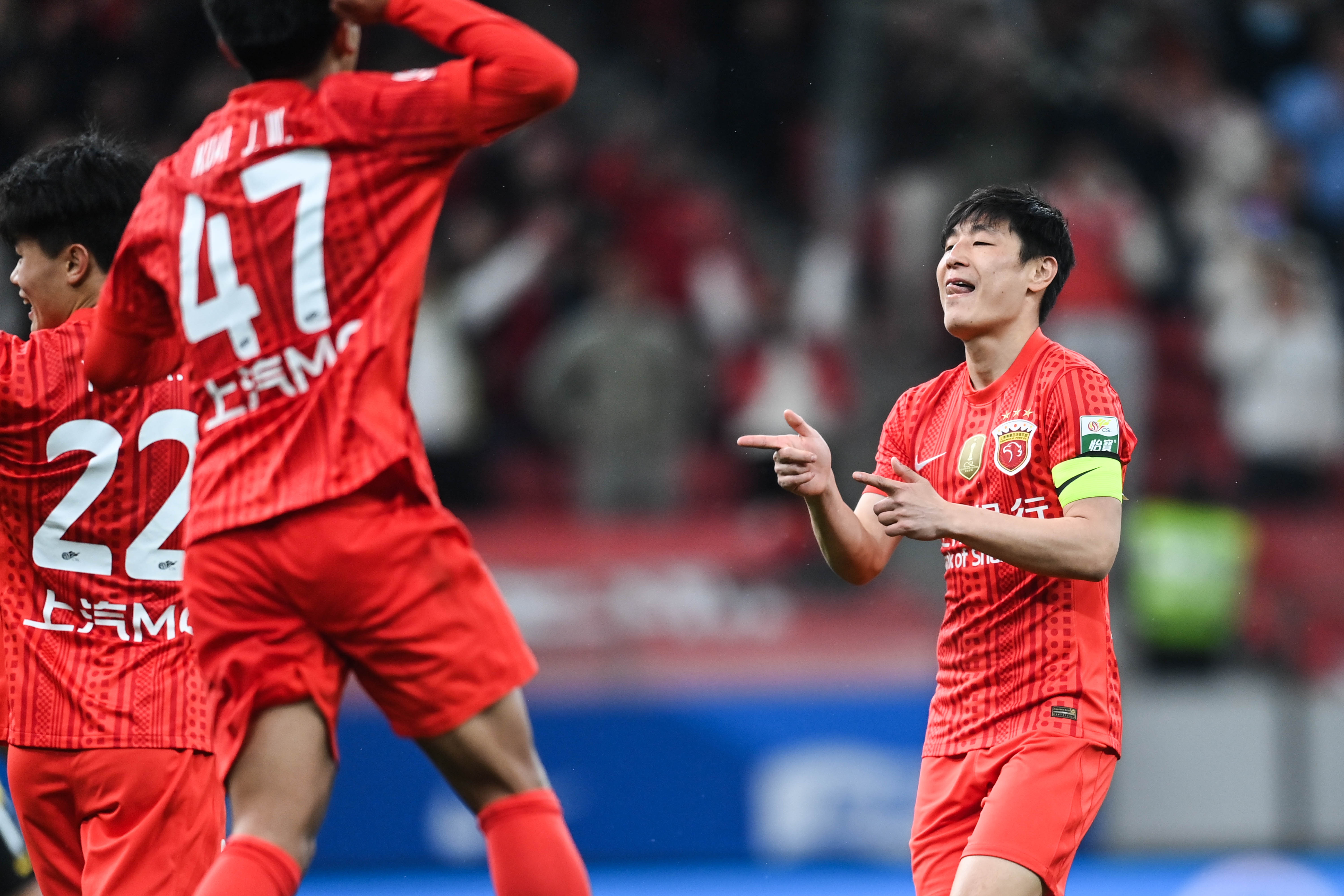 皇冠体育官网-东体评海港：懂得在逆境和挫折中进步，年轻人有可能贡献更多